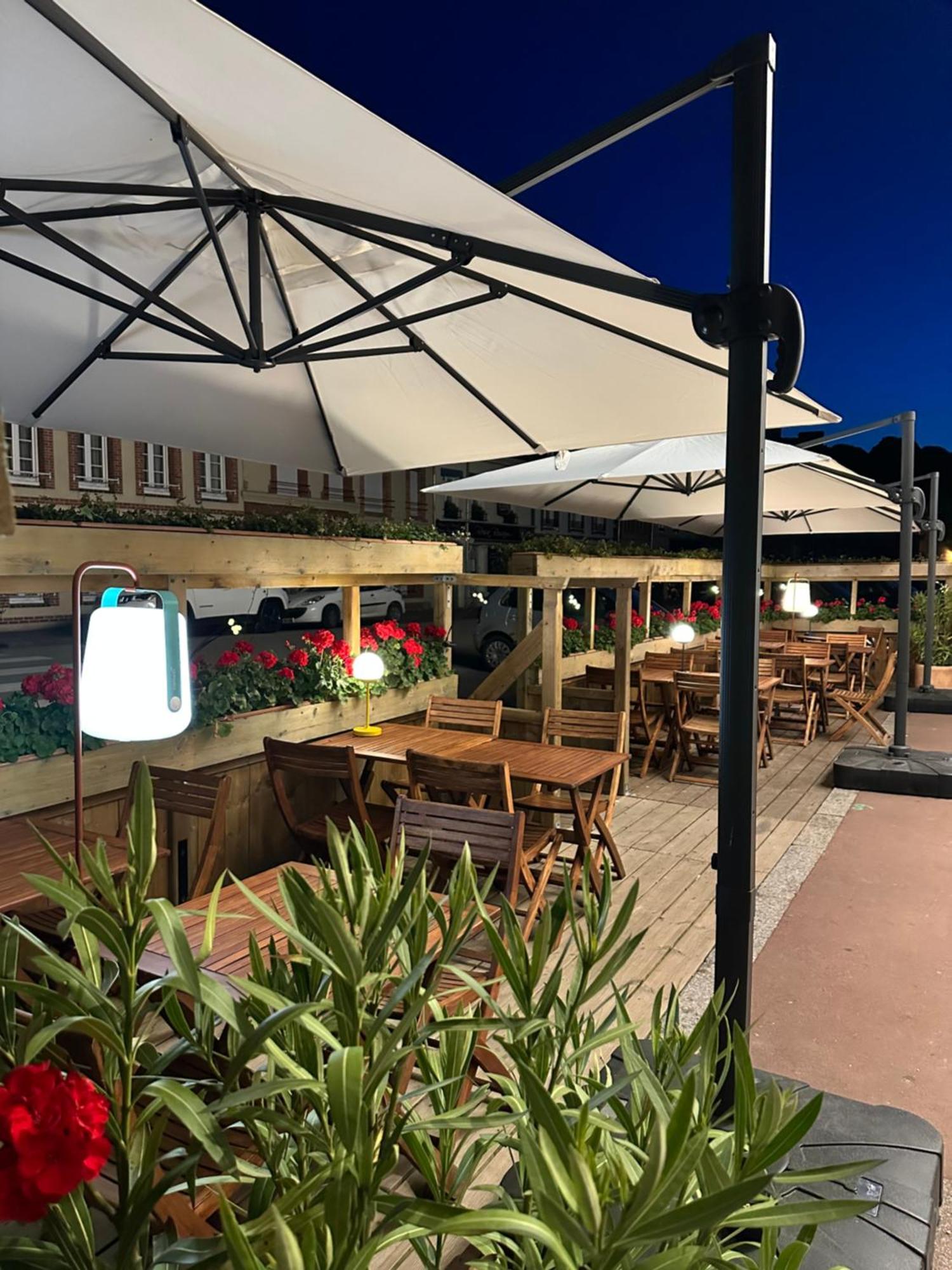 Le Comptoir Du Paradis La Ferté-Frênel Kültér fotó